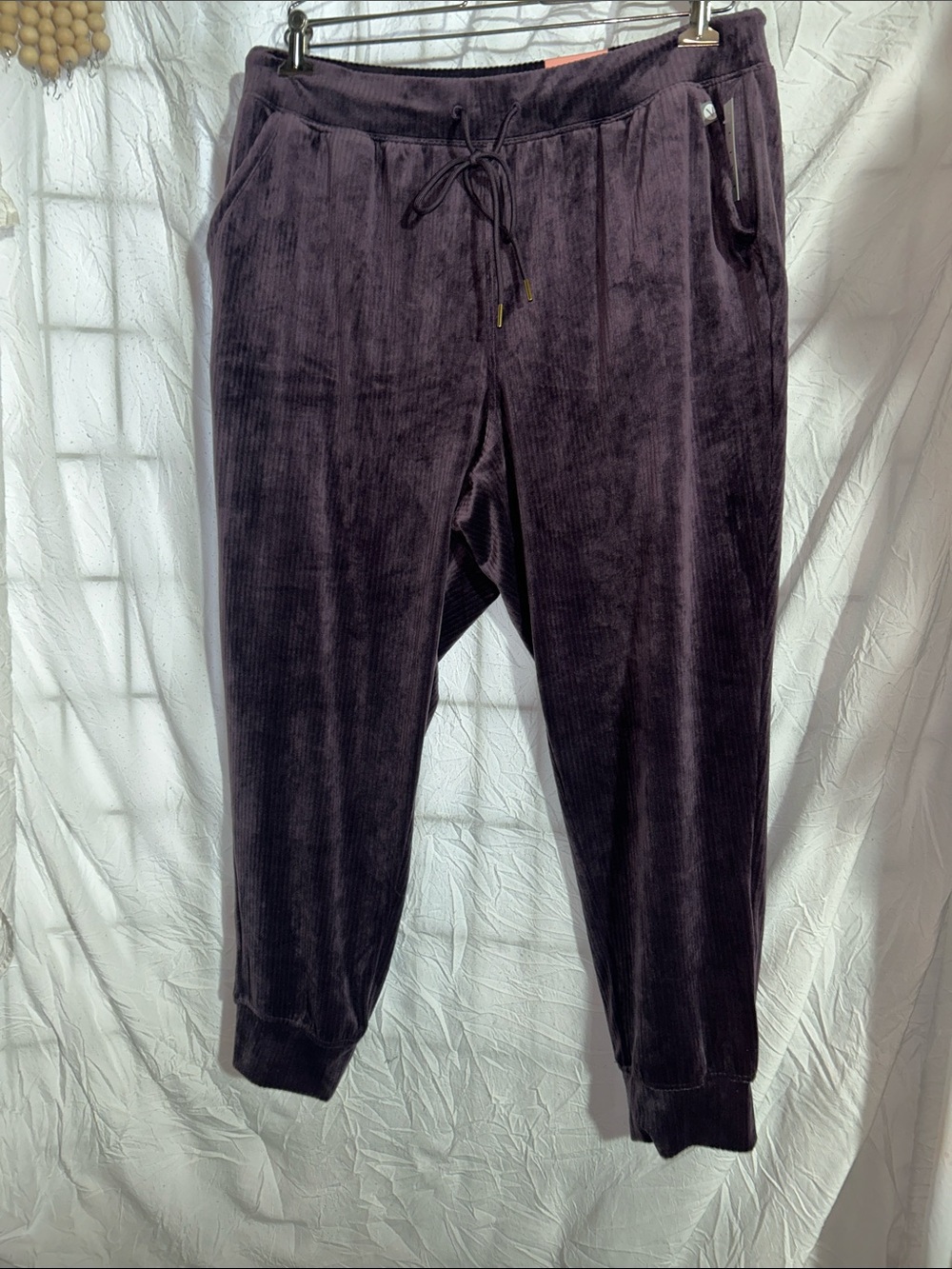 Livi Active Women's Jogger Leggings in Deep Plum 18/20. NWT